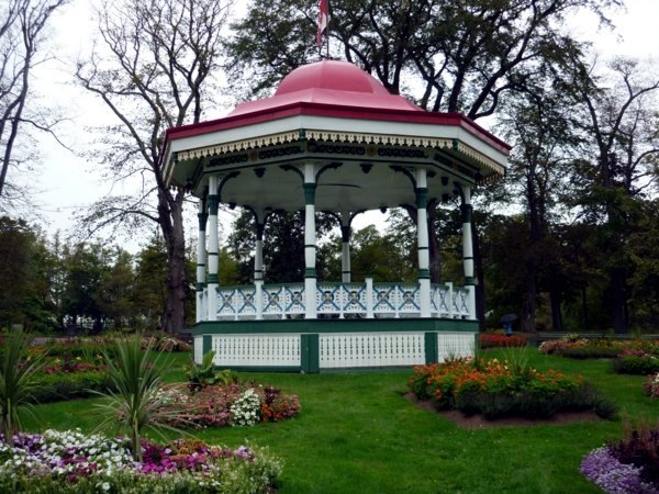 Pergola in the garden - a perfect shade in summer Pergola in the garden - a perfect shade in summer
