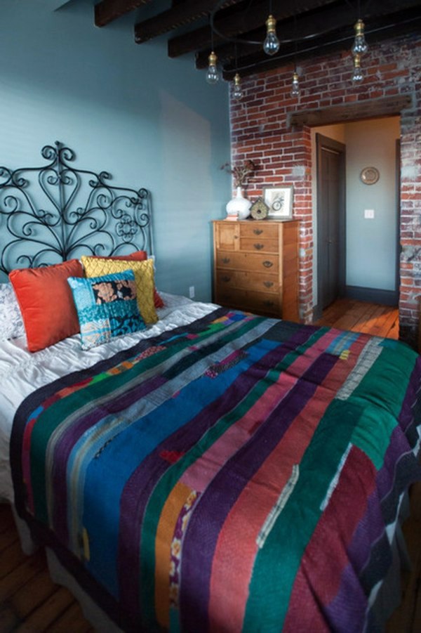 Plethora of colors and textures to an eclectic house in Pittsburgh Plethora of colors and textures to an eclectic house in Pittsburgh