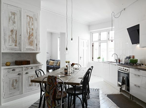 Pendant lights with a simple design to conquer the market