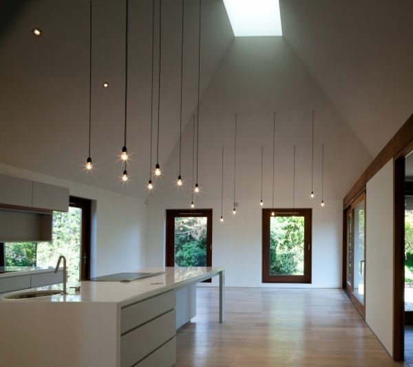 Pendant lights with a simple design to conquer the market