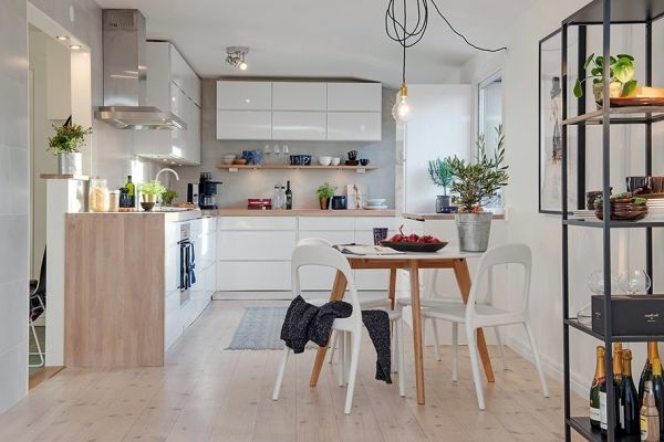 Pendant lights with a simple design to conquer the market