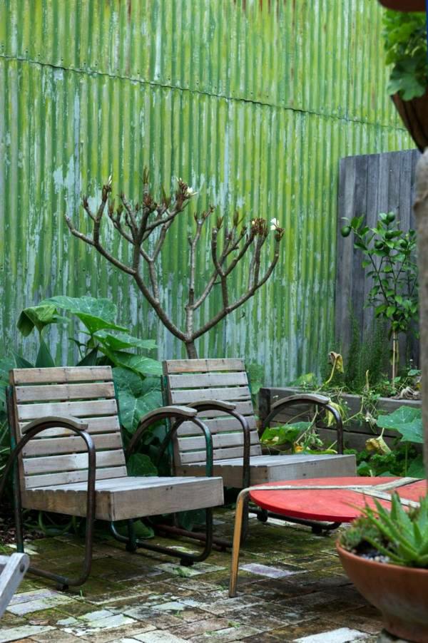 An eclectic house in Sydney shows colorful and playful interior