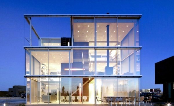 Modern house on the water with an industrial look Modern house on the water with an industrial look