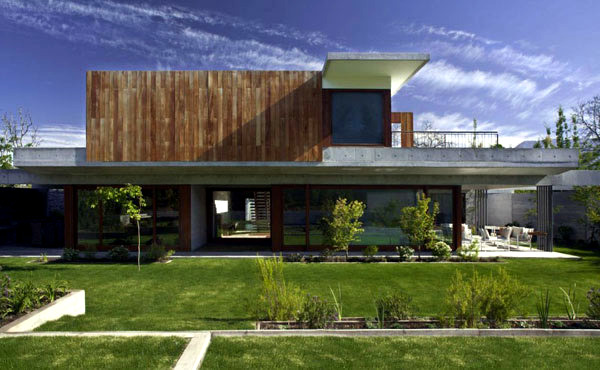 Wide modern house mix natural materials