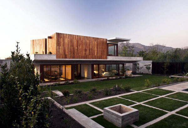 Wide modern house mix natural materials