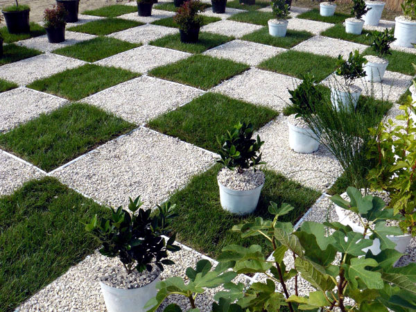 Landscaping ideas with furniture