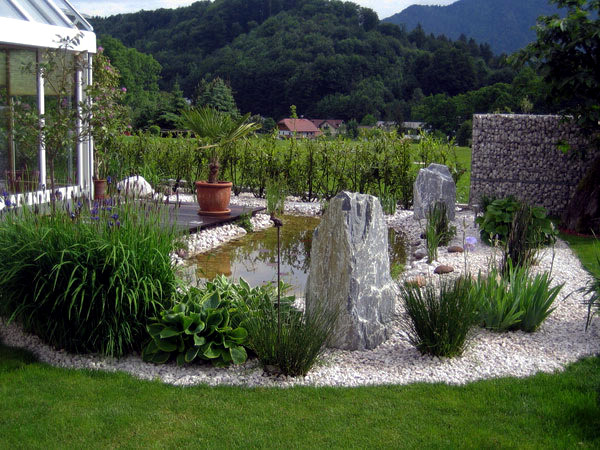 Landscaping ideas with furniture
