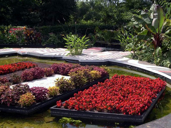 Landscaping ideas with furniture