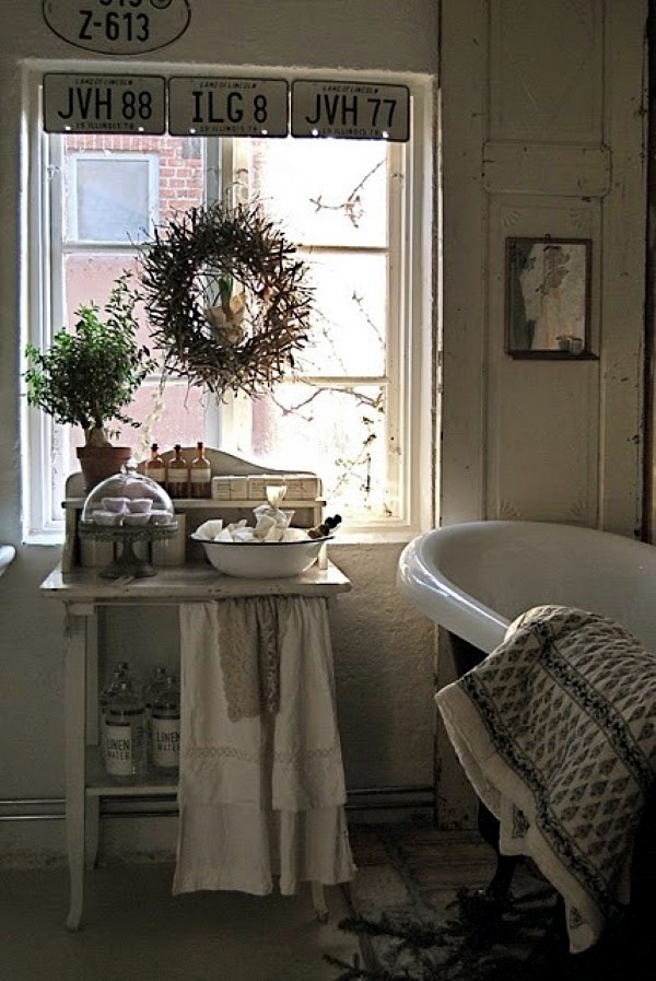 Practical suggestions to organize your bathroom