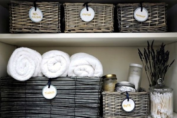 Practical suggestions to organize your bathroom