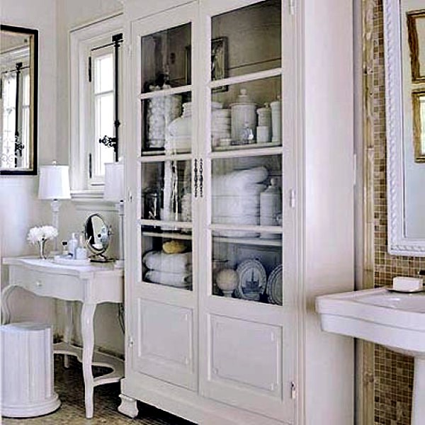 Practical suggestions to organize your bathroom