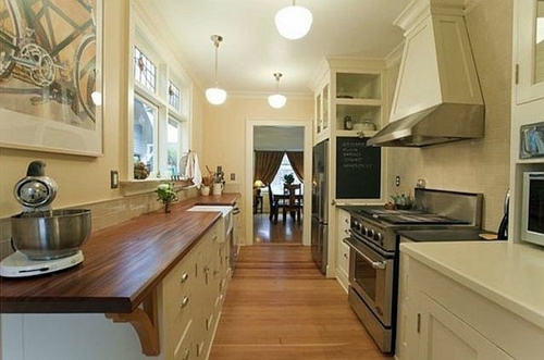 Kitchen cabinets with recycled doors - Is it worth saving?