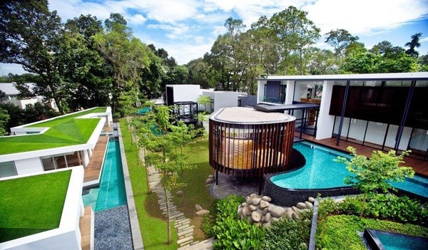 Contemporary house in Singapore - Screen House by the architect K2LD