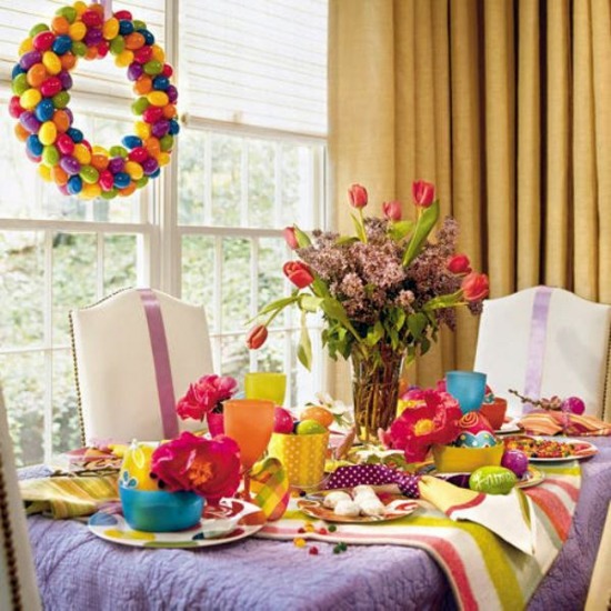 Easter decoration ideas with brightly painted and splendidly decorated Easter eggs