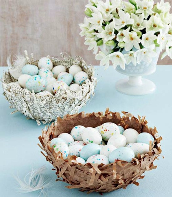 Easter decoration ideas with brightly painted and splendidly decorated Easter eggs