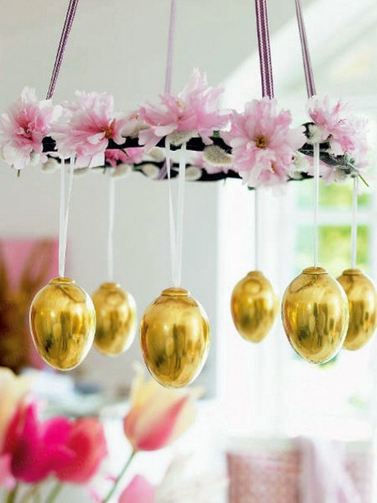 Easter decoration ideas with brightly painted and splendidly decorated Easter eggs