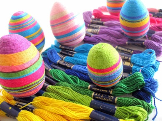 Easter decoration ideas with brightly painted and splendidly decorated Easter eggs