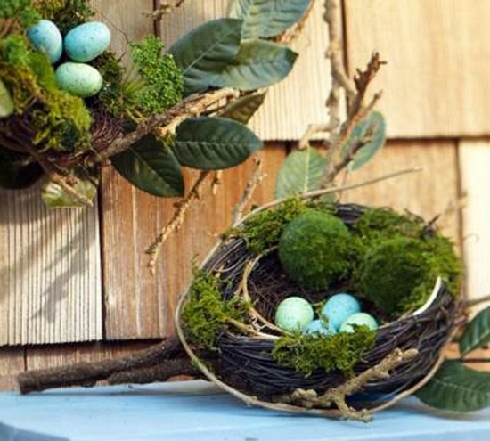 Easter decoration ideas with brightly painted and splendidly decorated Easter eggs