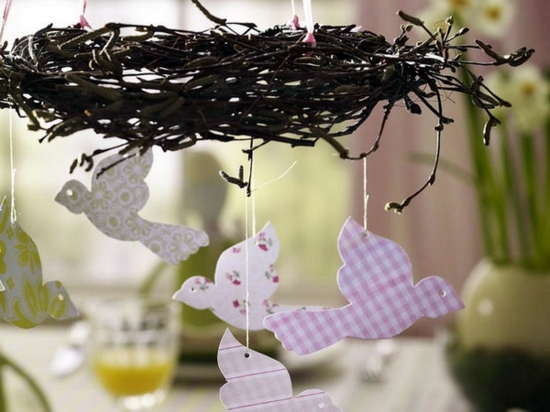 Easter decoration ideas with brightly painted and splendidly decorated Easter eggs