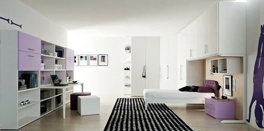 Unobtrusive teenage room Unobtrusive teenage room