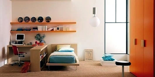 Unobtrusive teenage room Unobtrusive teenage room