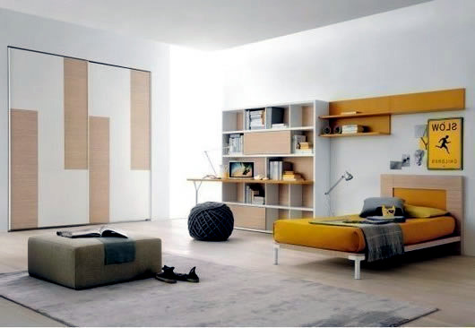 Unobtrusive teenage room Unobtrusive teenage room