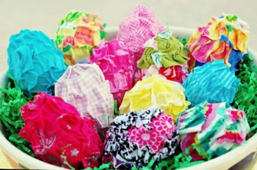 How to decorate your Easter eggs with textiles