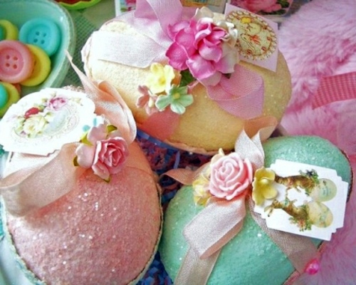 How to decorate your Easter eggs with textiles