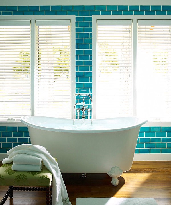 Blue color palette in vibrant interior design - chic, relaxing atmosphere at home