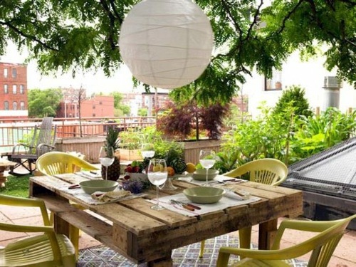 Furniture from wood pallets - 46 unique tips for you