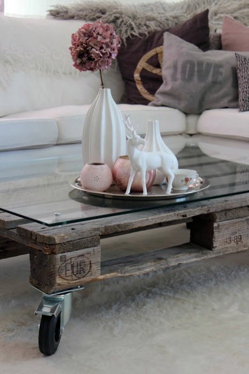 Furniture from wood pallets - 46 unique tips for you
