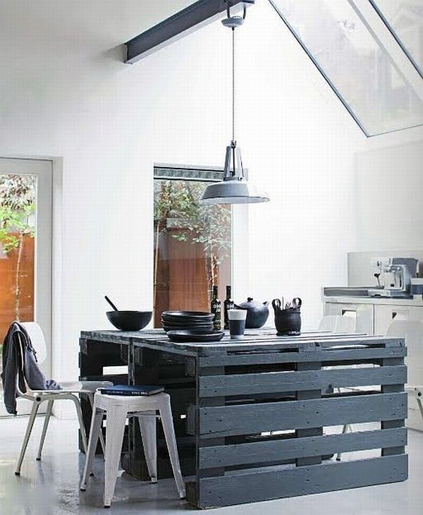 Furniture from wood pallets - 46 unique tips for you