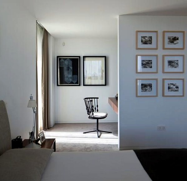 A modern house in Portugal makes the slope advantage