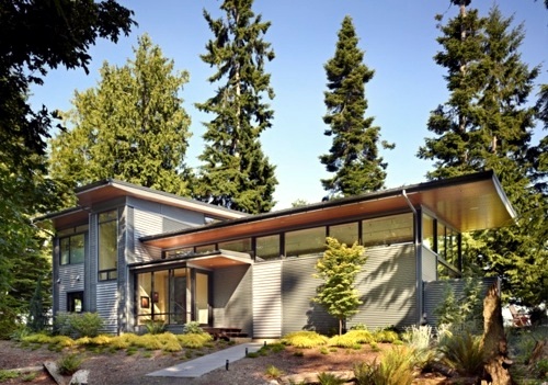 Innovative sustainable home in Washington, where nature and industry meet