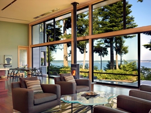 Innovative sustainable home in Washington, where nature and industry meet