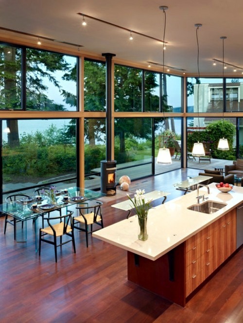 Innovative sustainable home in Washington, where nature and industry meet