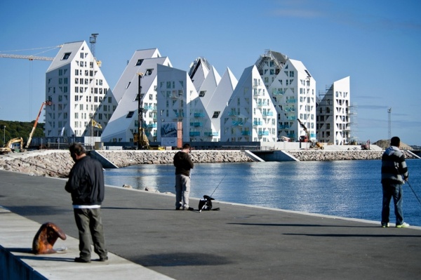 Cooler housing complex in Denmark, which looks after this natural phenomenon Cooler housing complex in Denmark, which looks after this natural phenomenon