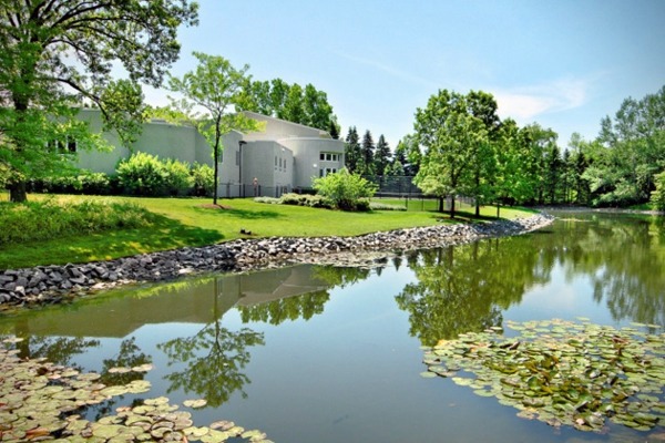 The grand villa of Michael Jordan in Chicago