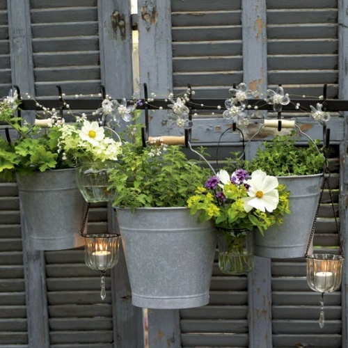 24 cool vintage flower pots in the garden