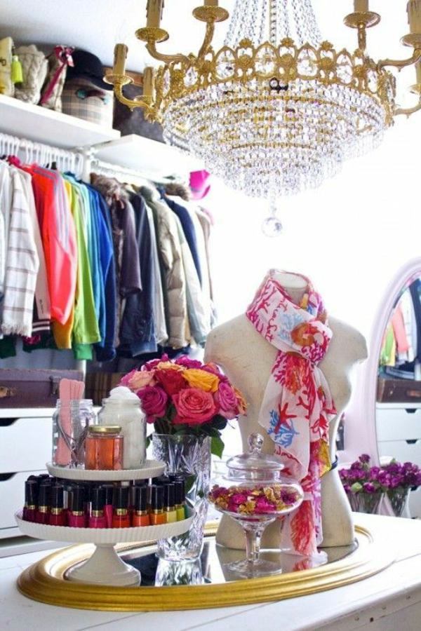 How to build a walk-in closet yourself?
