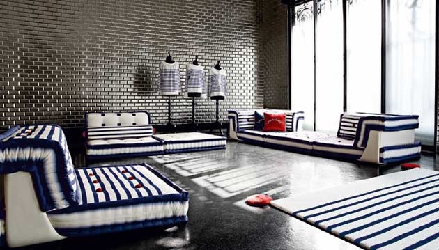 Wohnzimmer Ideen - Nautical Living Room Design by Roche Bobois