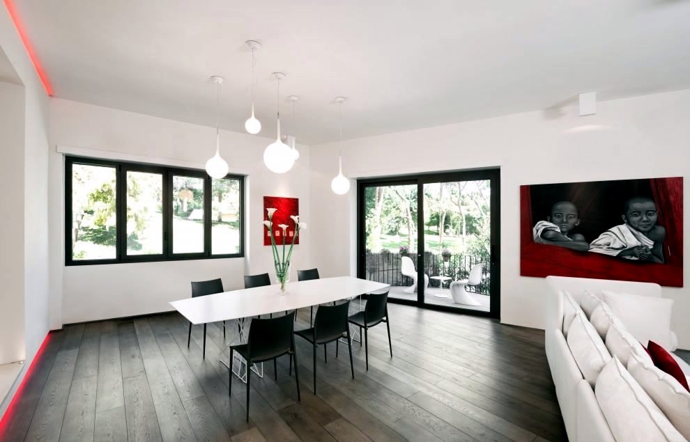 Red & white apartment Red & white apartment