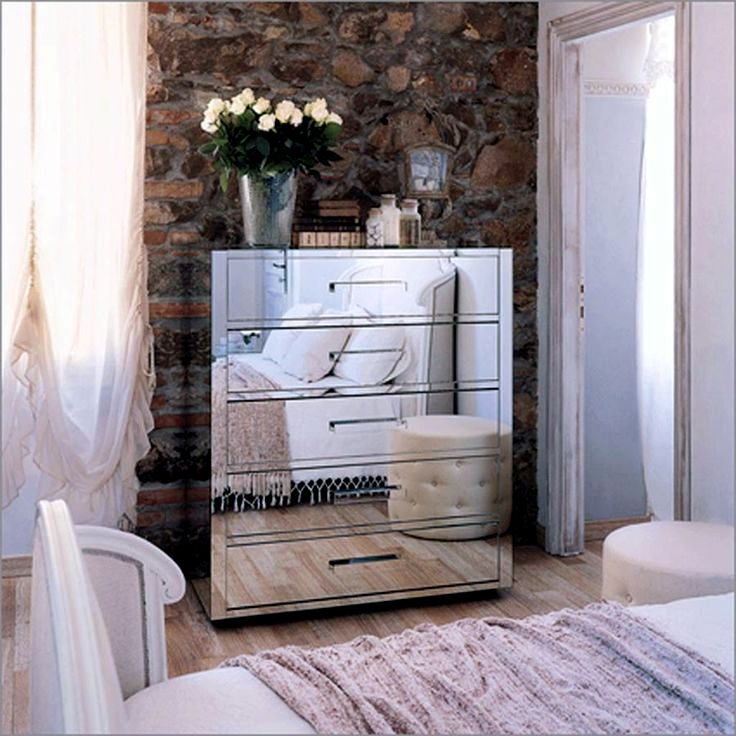 The 5 essential furniture The 5 essential furniture