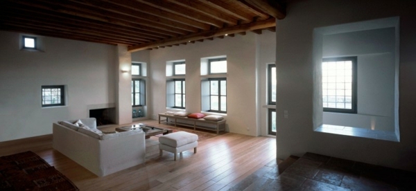 Antique Designer home with modern furniture - Syros House of Myrto Miliou