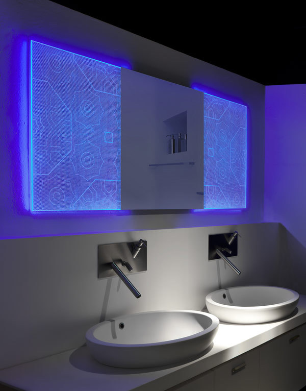 Badezimmer - Bathroom mirror with holographic effect by Elia Felices Badezimmer - Bathroom mirror with holographic effect by Elia Felices