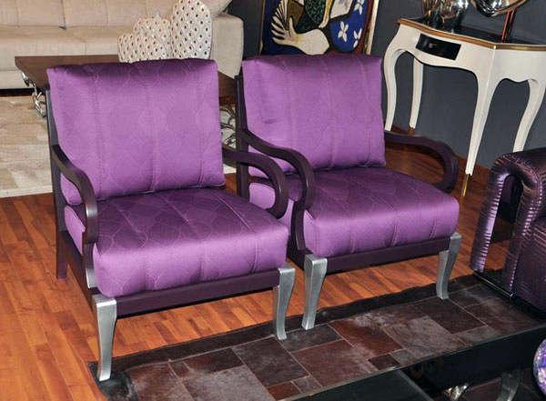 Purple-colored living room in impressive style Purple-colored living room in impressive style