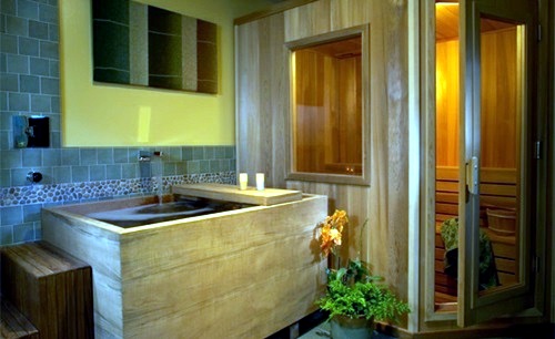 Badeinrichtung - Attractive bathroom with bath from wood