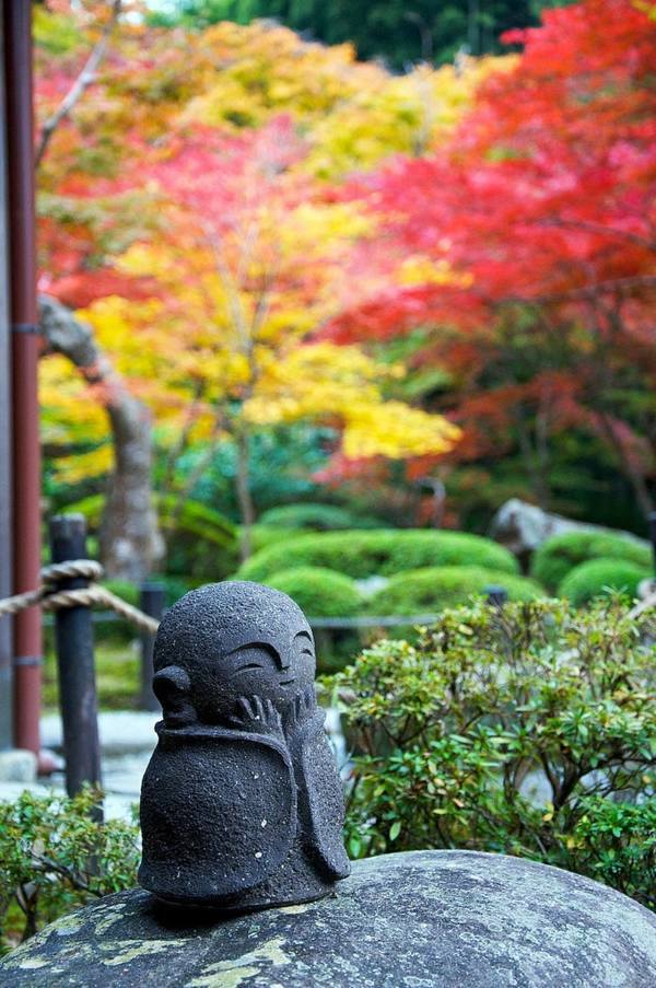 Landscaping Ideas - Wonderful courtyard with water features