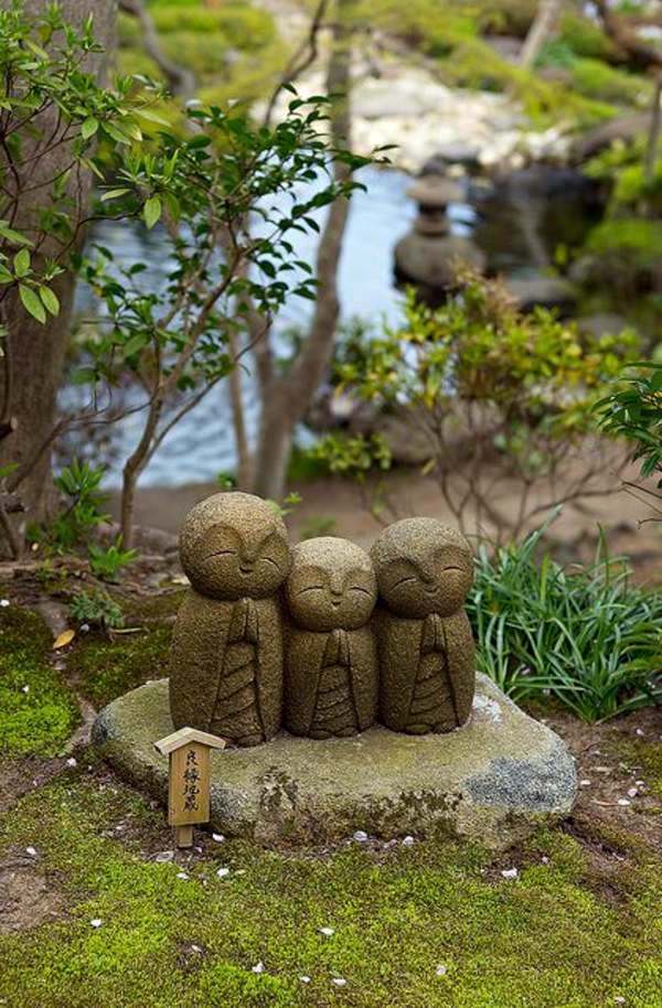 Landscaping Ideas - Wonderful courtyard with water features