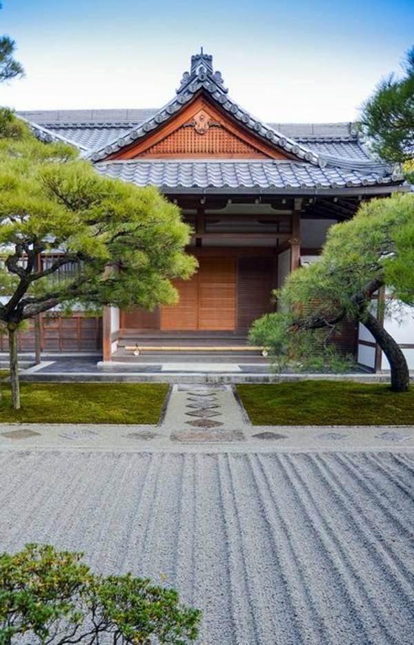 Landscaping Ideas - Wonderful courtyard with water features